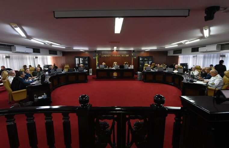 Trama golpista: Bolsonaro, generais e almirante podem perder postos e patentes; entenda o processo na Justiça Militar