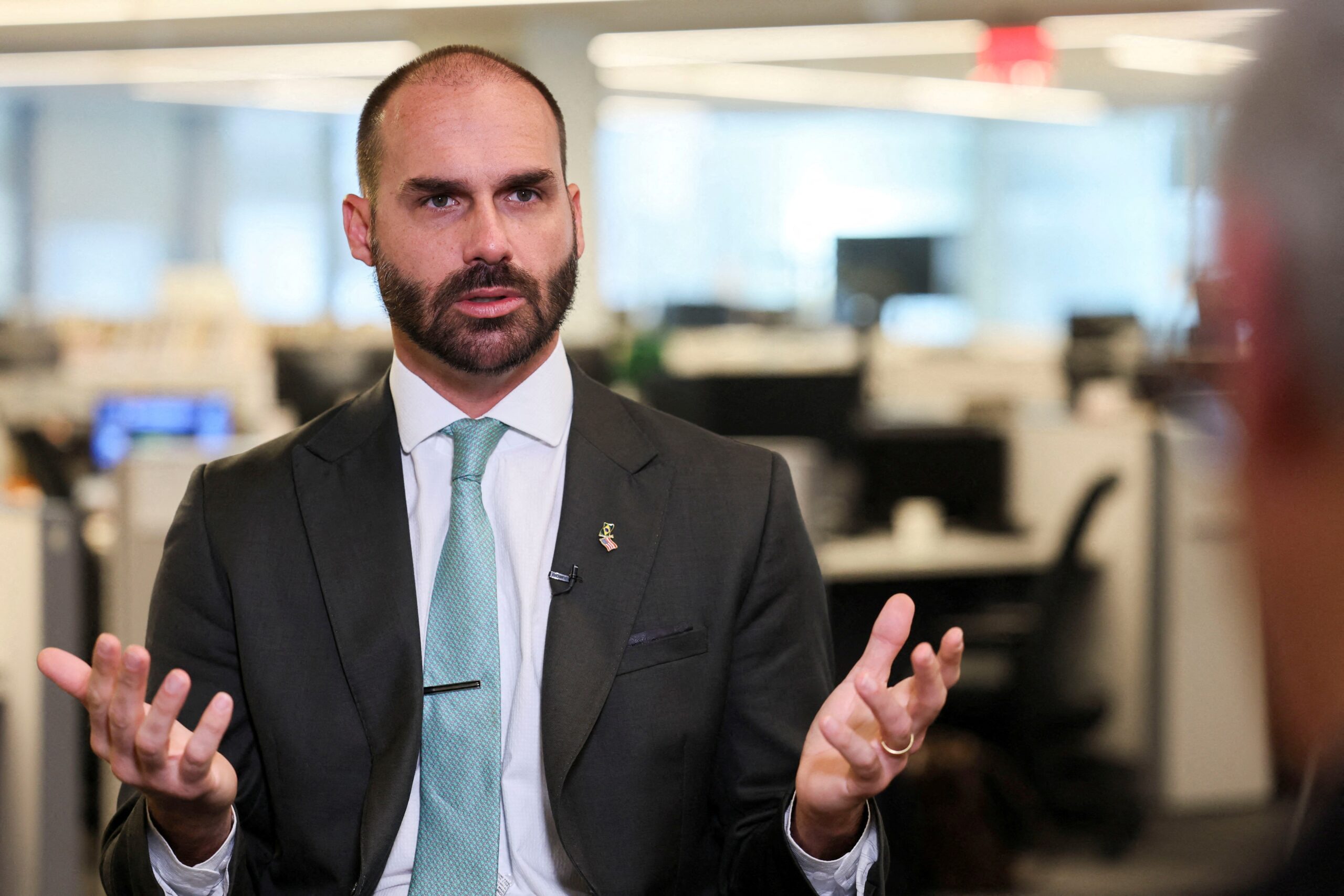 Eduardo Bolsonaro já alcançou número de faltas para ter mandato cassado, diz Motta