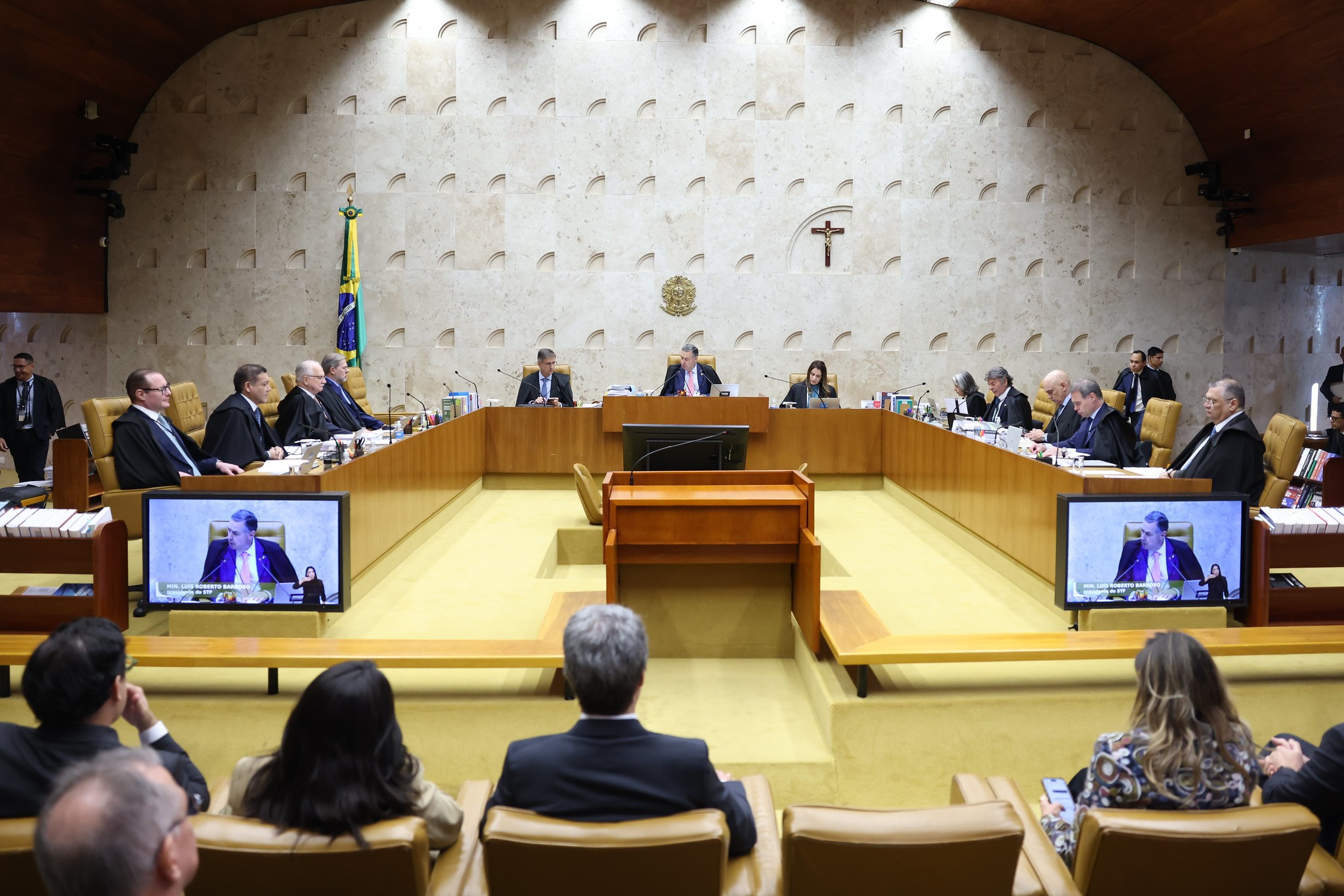 Quaest: avaliação positiva de STF e Câmara sobe; negativa é de 36%