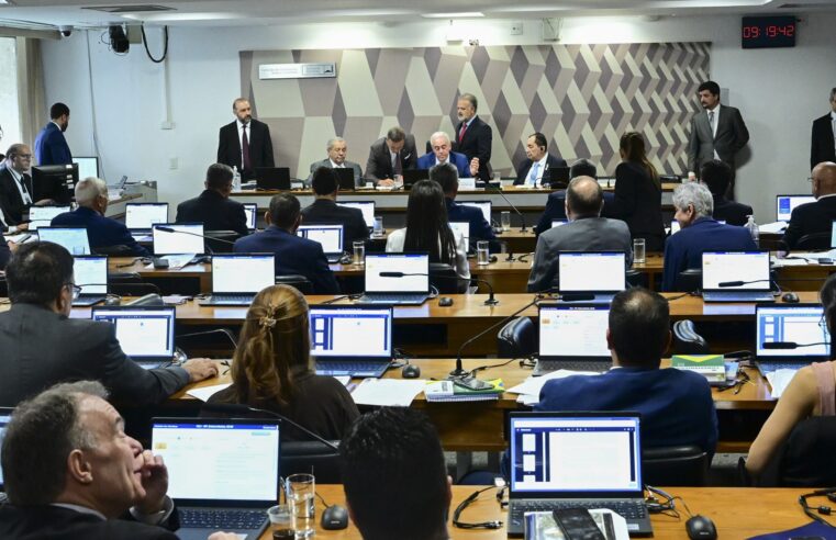 CCJ do Senado aprova proposta que fixa em 36 horas o limite máximo para a jornada de trabalho
