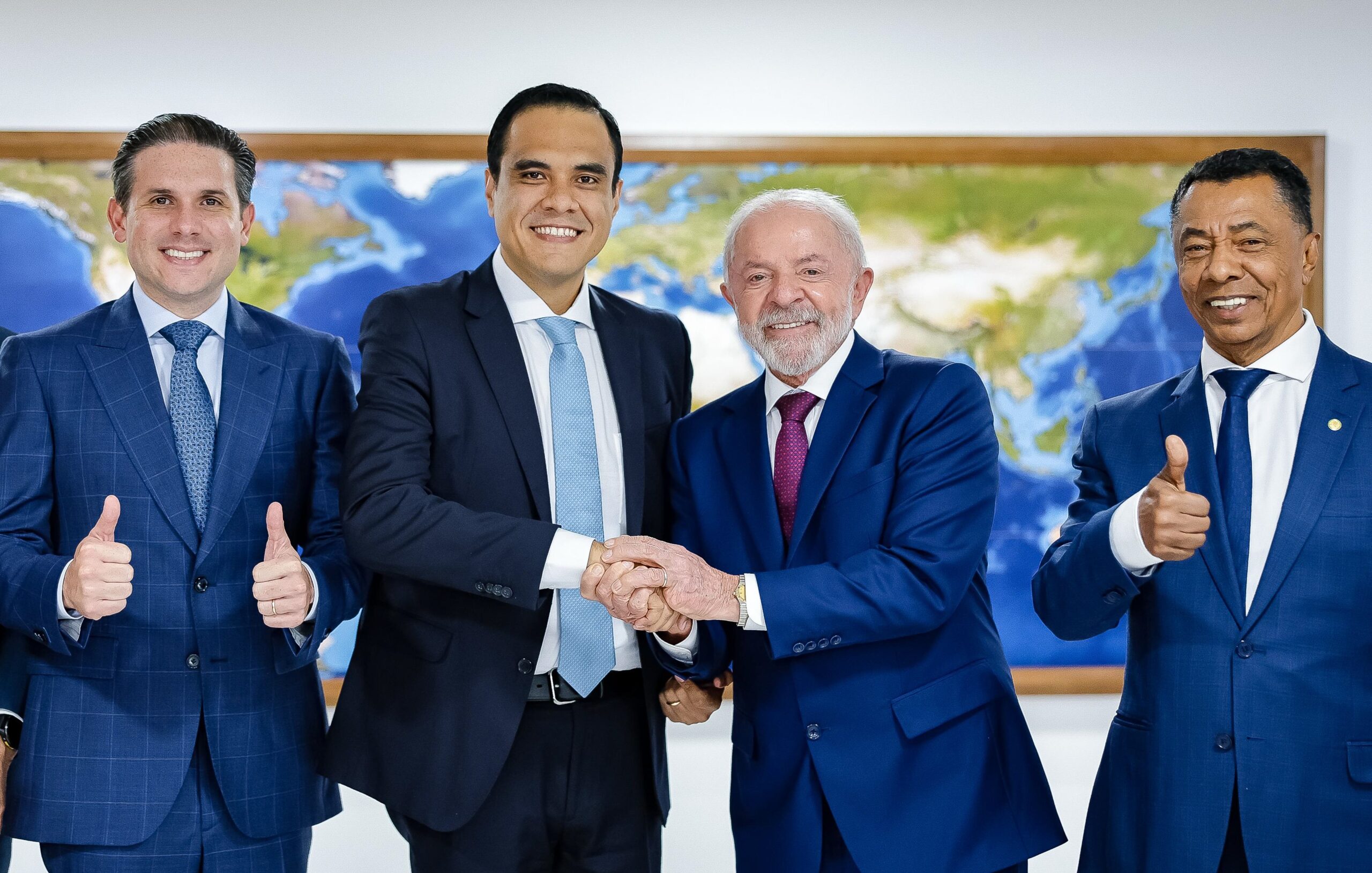 Gustavo Feliciano assume comando do Ministério do Turismo