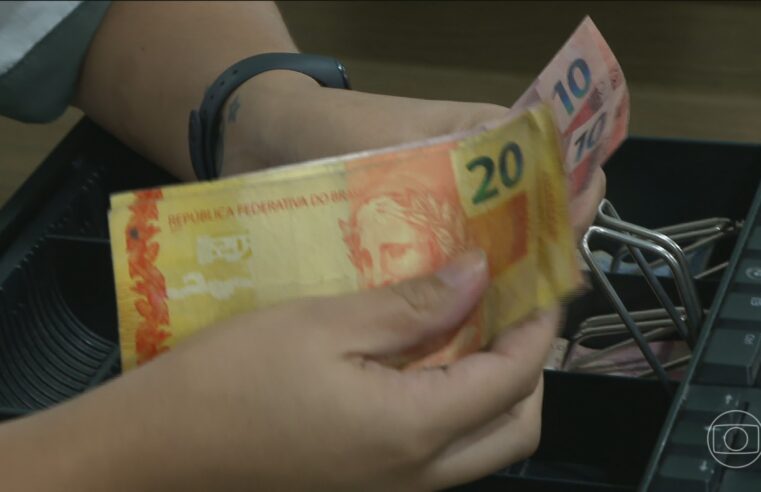 Governo publica decreto que oficializa reajuste do salário mínimo para R$ 1.621 em 2026