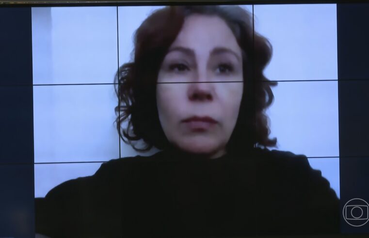 Renúncia de Zambelli foi presente para Hugo Motta e pode ser estratégia contra extradição