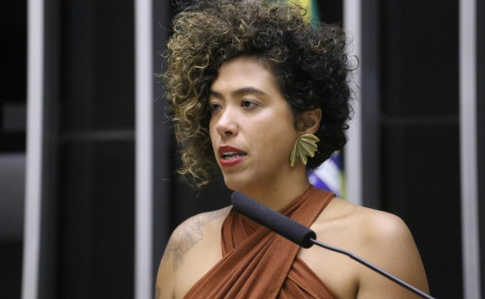 Após embates no Congresso, Hugo Motta suspende escolta de deputada do PSOL alvo de ameaças