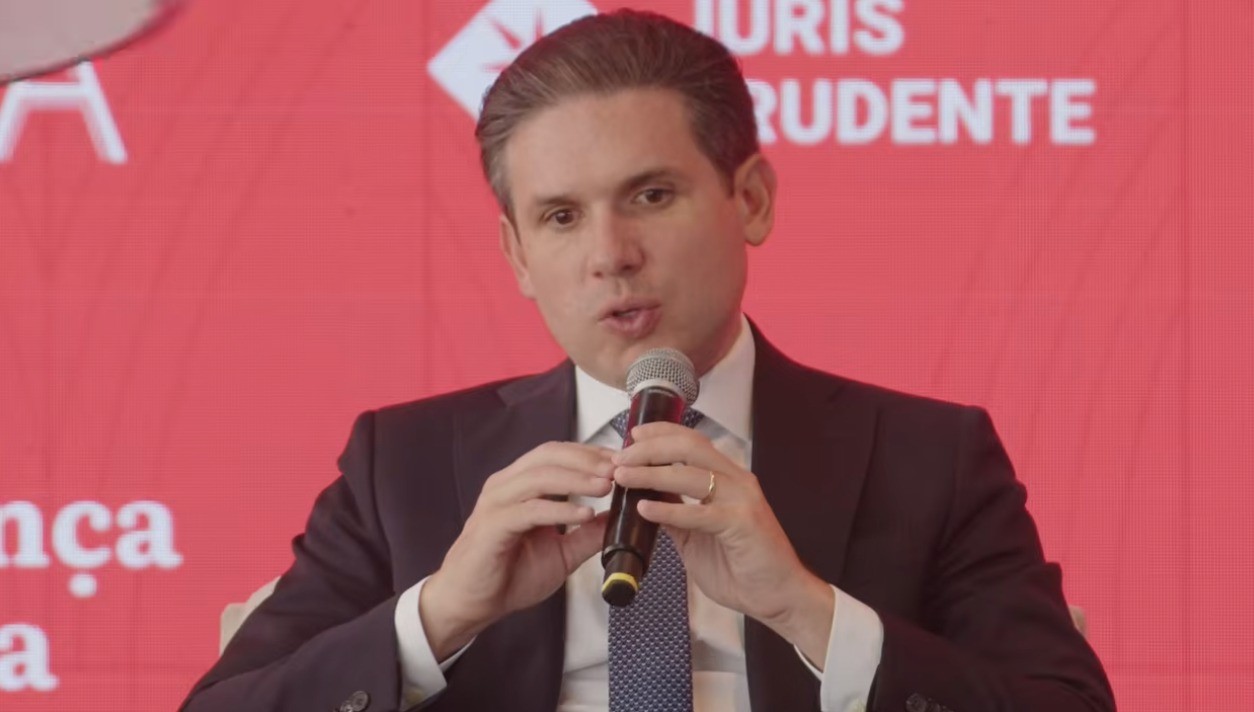 Decisão de Gilmar que restringe pedidos de impeachment é fruto da ‘polarização política’, diz Motta