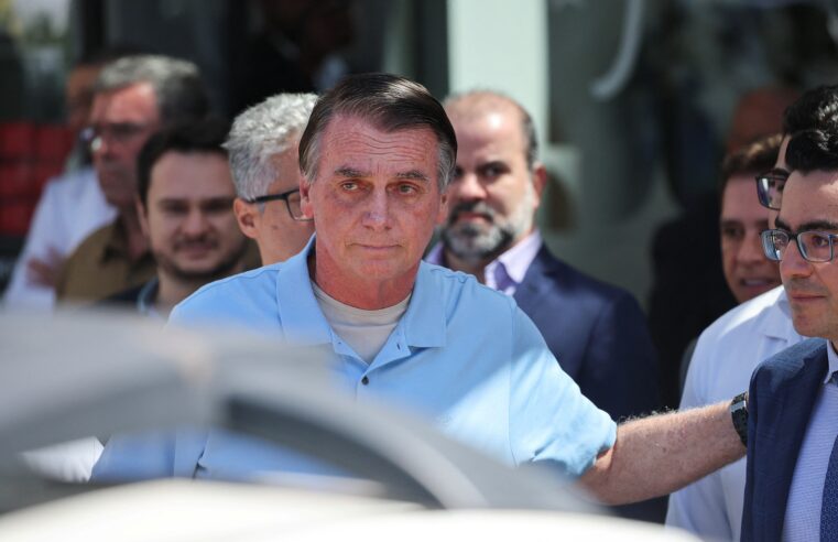 Defesa pede que Bolsonaro permaneça internado até decisão sobre prisão domiciliar