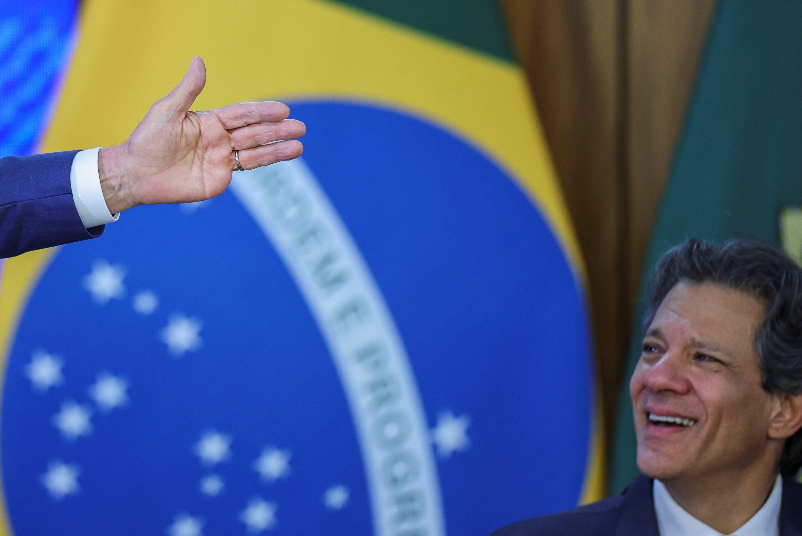 Haddad diz tratar com Lula sobre candidatura; Camilo fala em deixar MEC para reforçar campanhas no Ceará e à Presidência