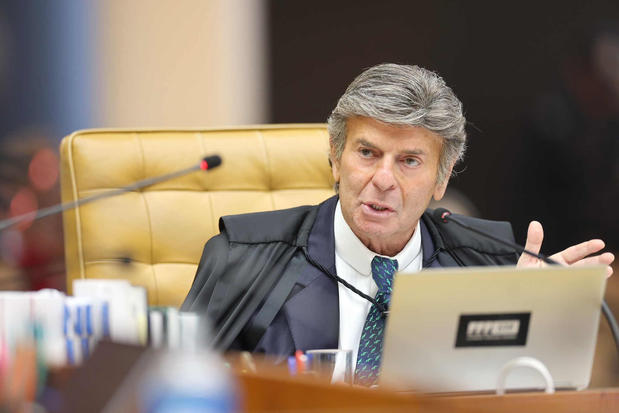 Ministro do STF Luiz Fux é diagnosticado com pneumonia dupla e não vai a abertura do ano no STF