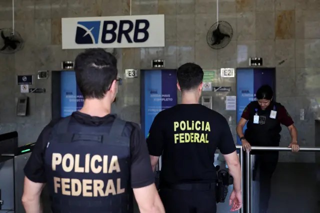 Ex-presidente do BRB afirma que banco acreditava comprar créditos do Master; Vorcaro diz que informou sobre carteiras de terceiros