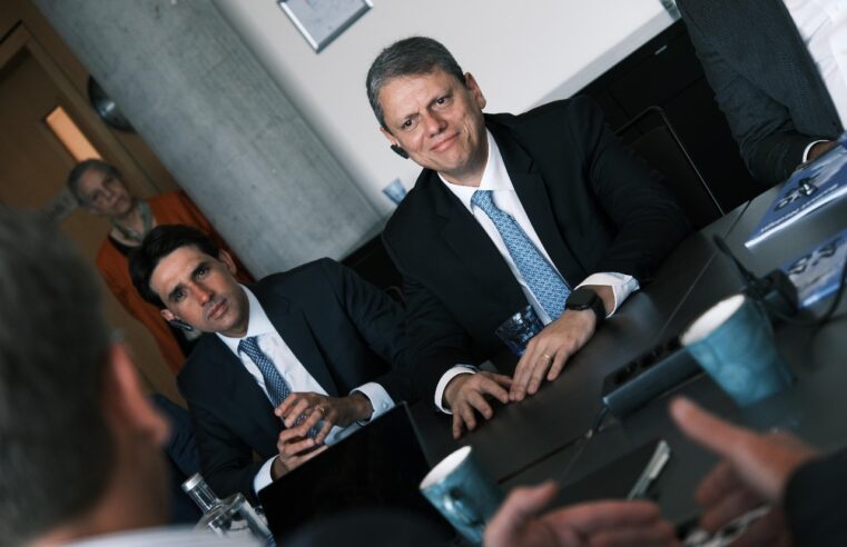 Adiamento de visita de Tarcísio gera incômodo no entorno de Bolsonaro