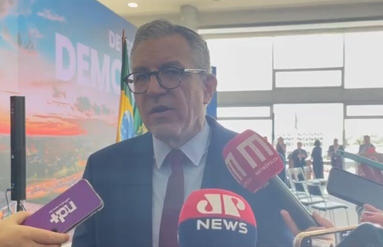 Brasil enviará 40 toneladas de insumos de diálise para Venezuela, diz Padilha