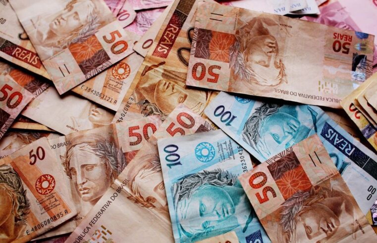 Com aumento de impostos e expansão da economia, arrecadação federal sobe em 2025 e atinge maior valor em 31 anos