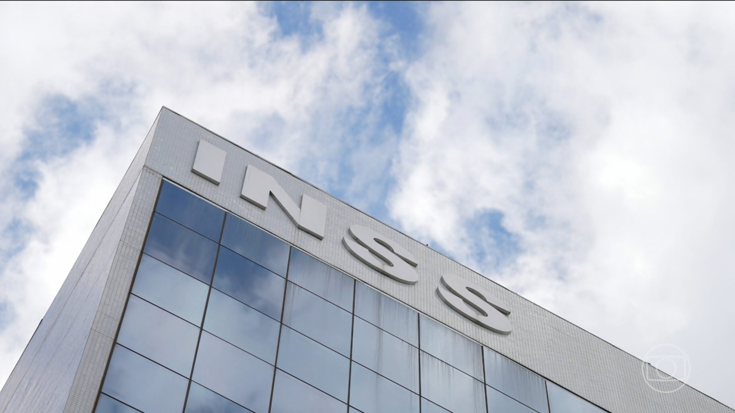 Lula sanciona lei que proíbe descontos nos benefícios pagos pelo INSS e determina ‘busca ativa’ de aposentados lesados