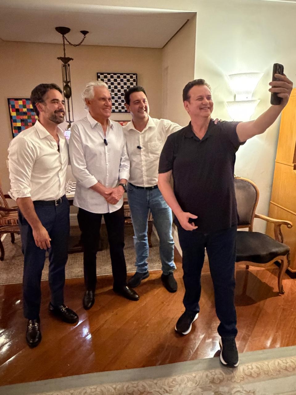 Eleições 2026: trio do PSD diz que mira votos da centro-direita, e pesquisa mostra Flávio Bolsonaro em vantagem