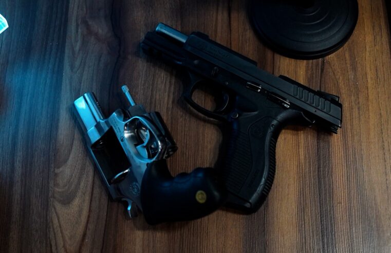 Polícias dos estados ignoram ou negam 71% dos pedidos de informação sobre armas de fogo, indica estudo