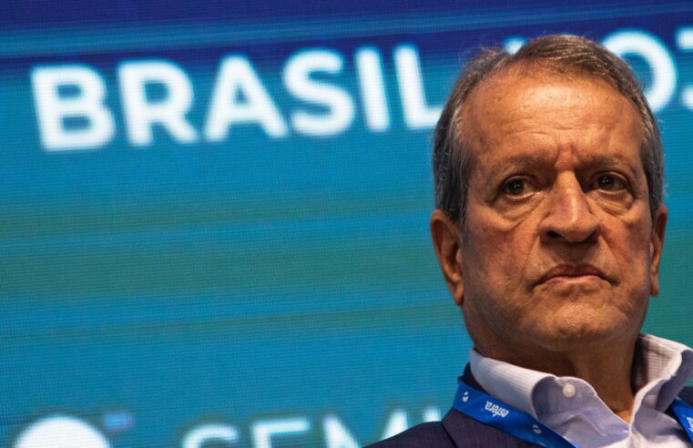 Valdemar vai conversar com Flávio Bolsonaro para que Paulo Guedes seja o seu ‘Posto Ipiranga’ de 2026