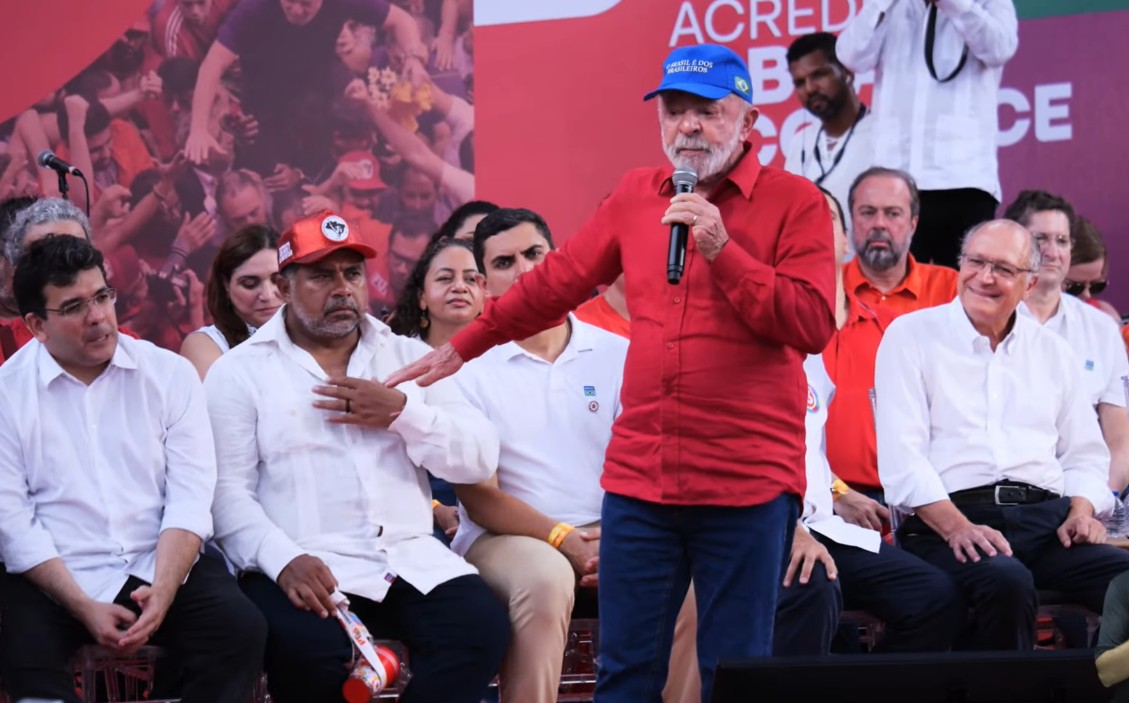 Em Salvador, Lula diz que política ‘apodreceu’ e está ‘mercantilizada’
