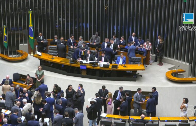 Parlamentares e relator da reforma administrativa criticam dispositivo ‘fura-teto’ para servidores