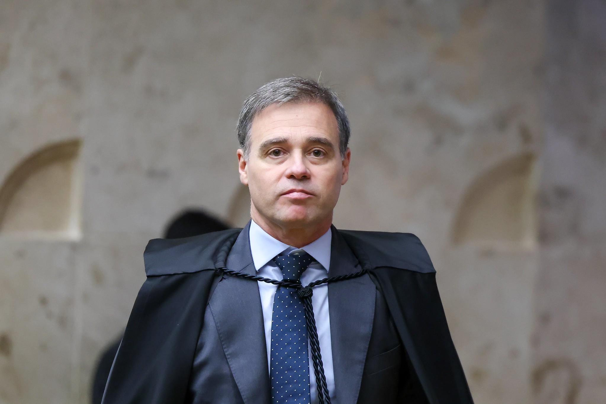 Novo relator do Master, Mendonça é ‘antítese’ de Moraes e sofreu pressão por voto contra o ministro no processo do golpe