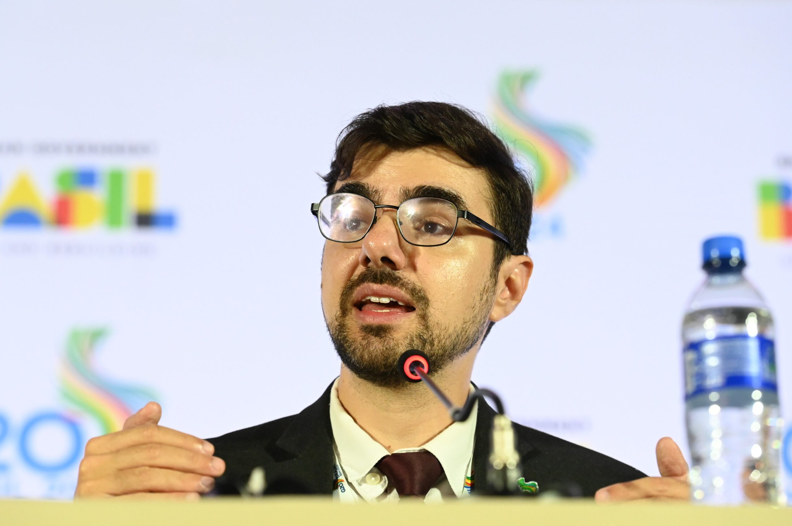 Guilherme Mello se diz honrado com indicação ao Banco Central e pronto para assumir o cargo